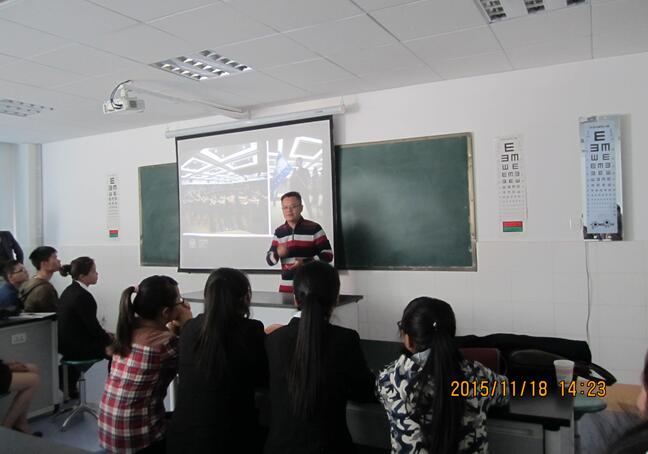 企业和学生进行交流.jpg