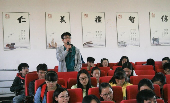 学生做学习反馈和建议.jpg