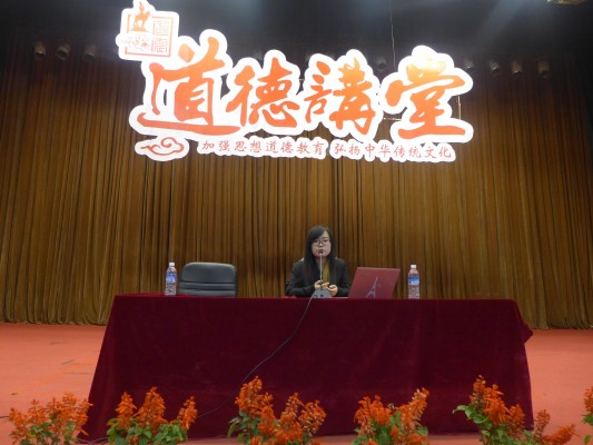 2.刘乙霖讲述大学学习、成长经历.JPG